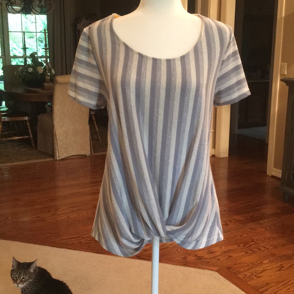 🦋Anthropologie w5 Concepts striped top in medium